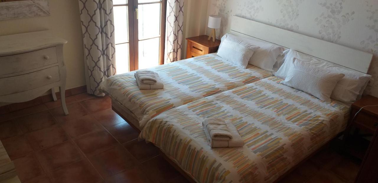 Atlantika, Solo Familias O Parejas Apartment