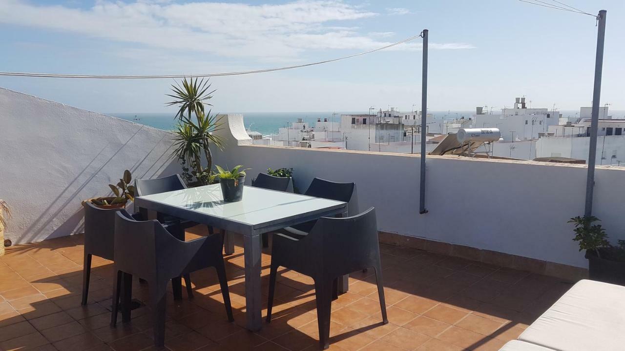 Atlantika, Solo Familias O Parejas Apartment